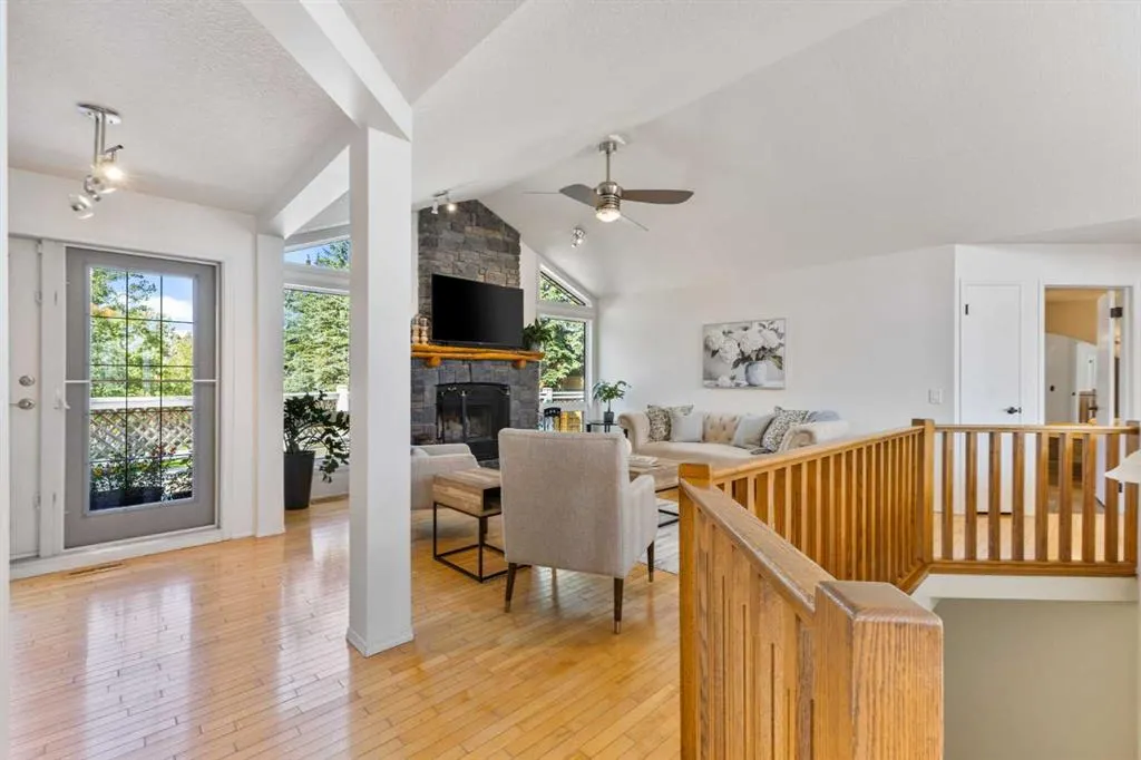 2 Riverside Place