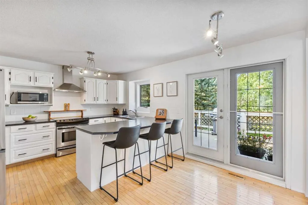 2 Riverside Place