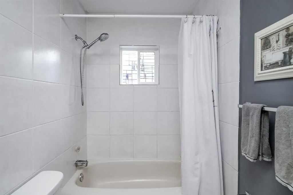 5 Shawinigan Rise SW