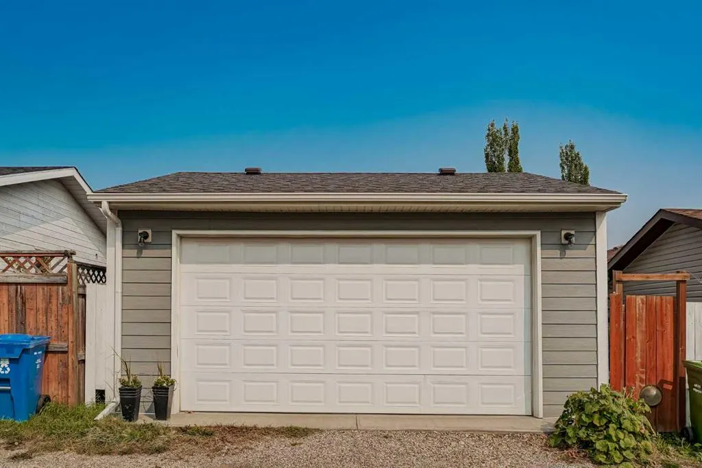 5 Shawinigan Rise SW