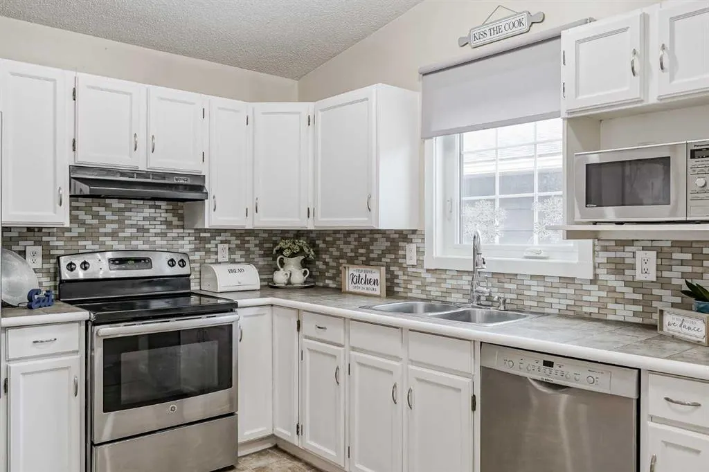 5 Shawinigan Rise SW