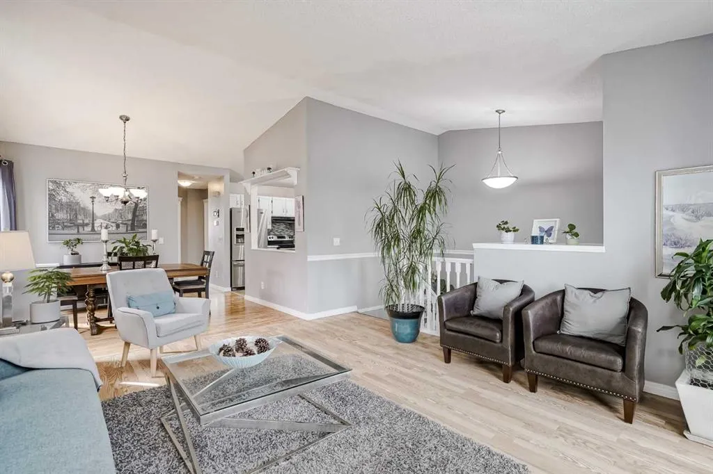 5 Shawinigan Rise SW