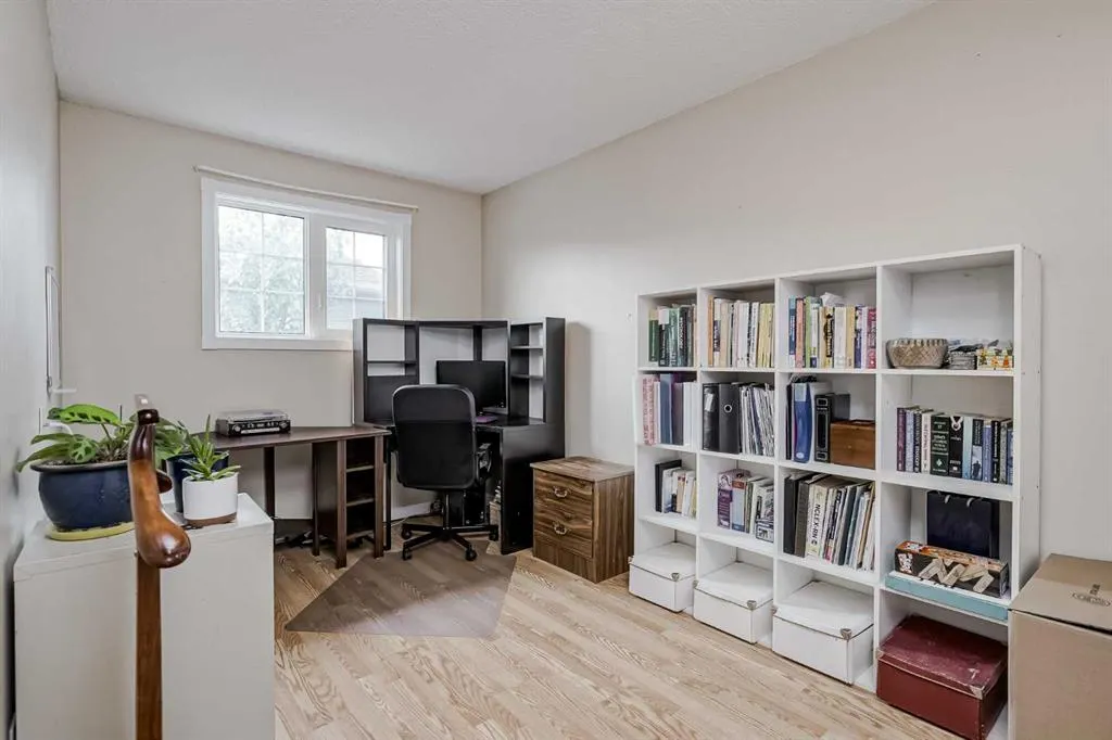 5 Shawinigan Rise SW