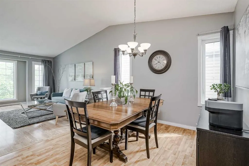 5 Shawinigan Rise SW