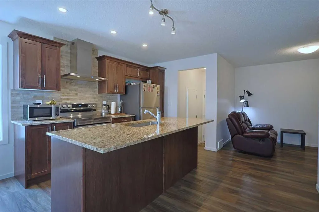 153 Yorkville Avenue SW