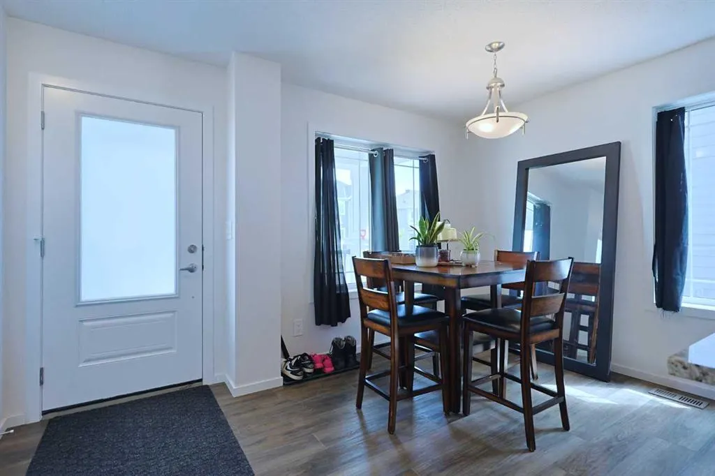 153 Yorkville Avenue SW