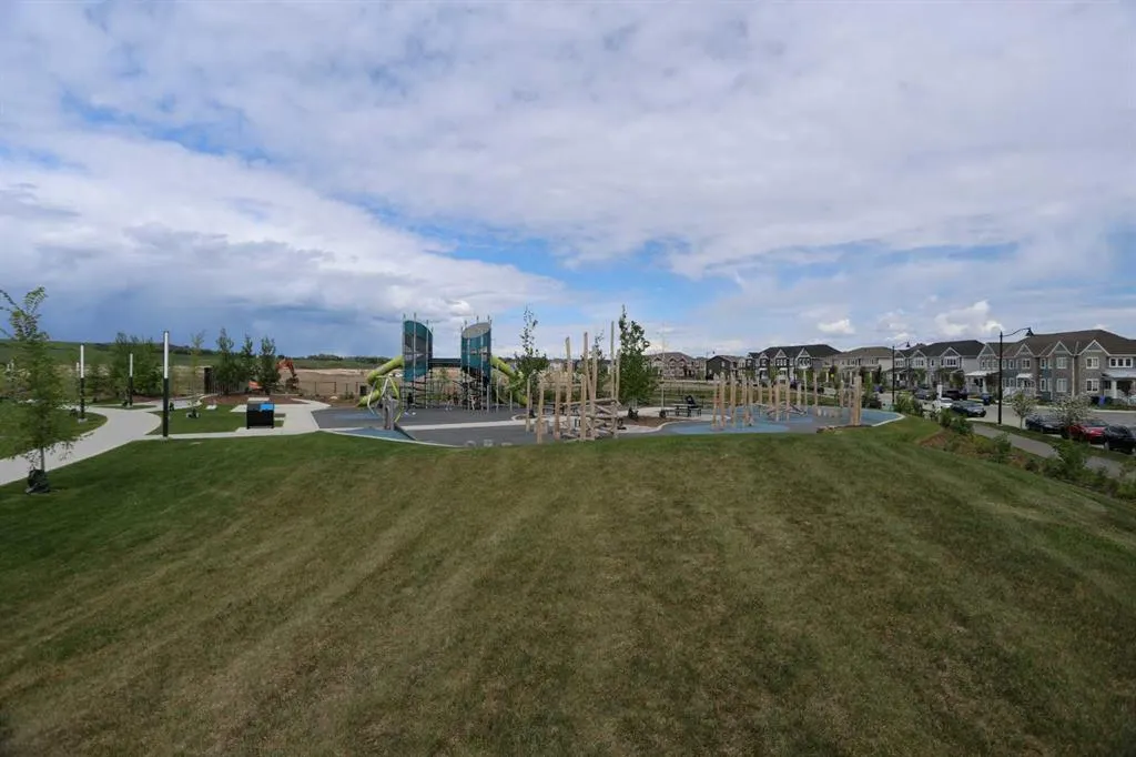 153 Yorkville Avenue SW