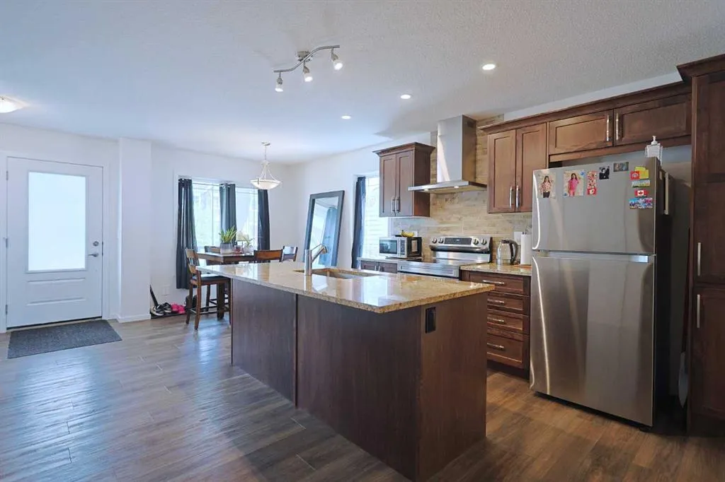 153 Yorkville Avenue SW
