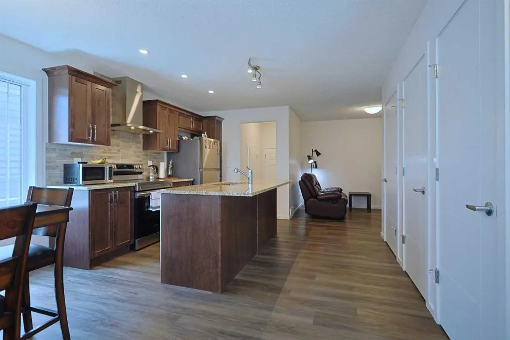 153 Yorkville Avenue SW