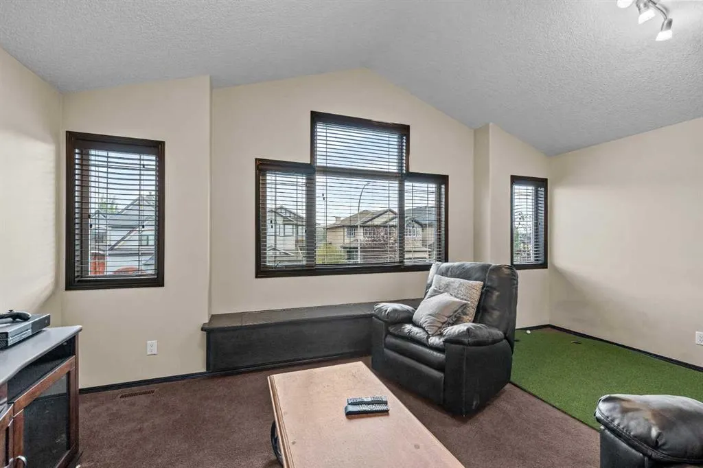 22 West Pointe Manor