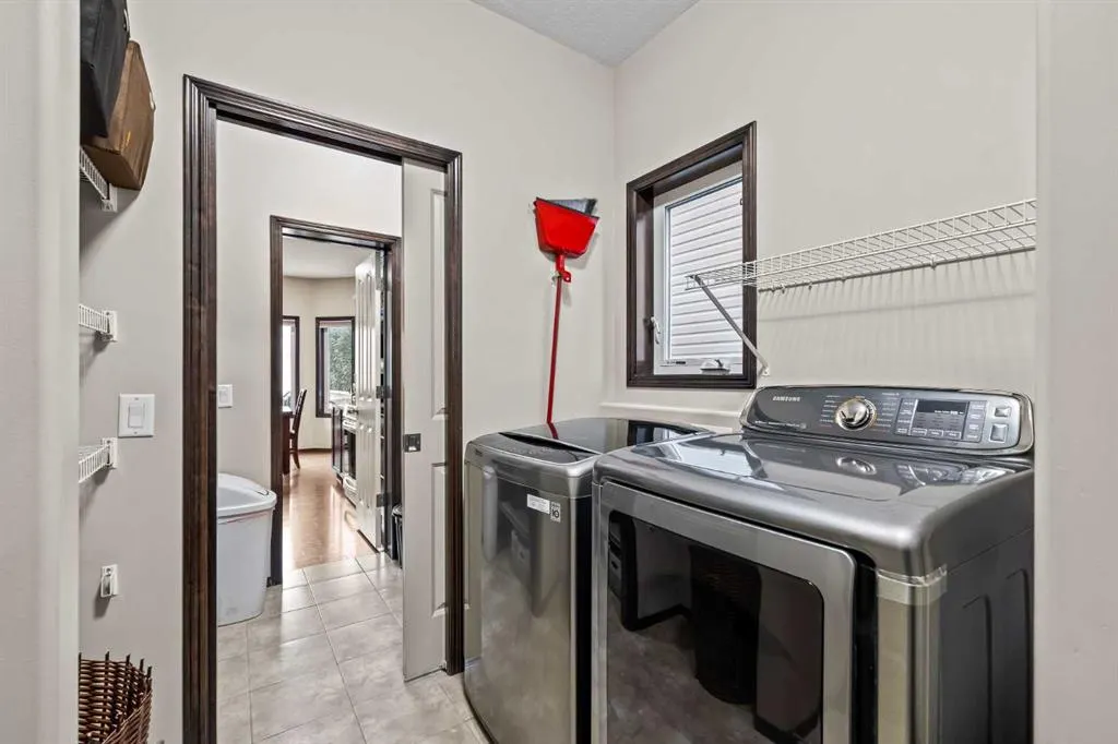 22 West Pointe Manor