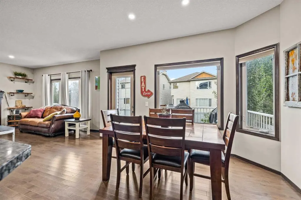 22 West Pointe Manor