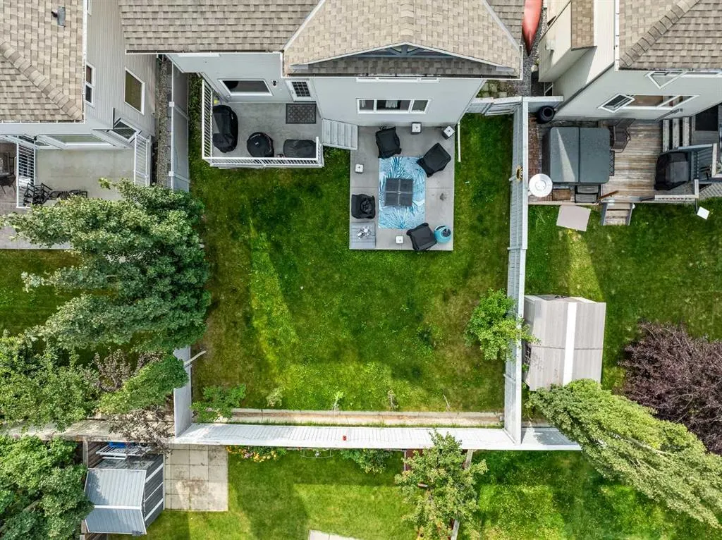22 West Pointe Manor