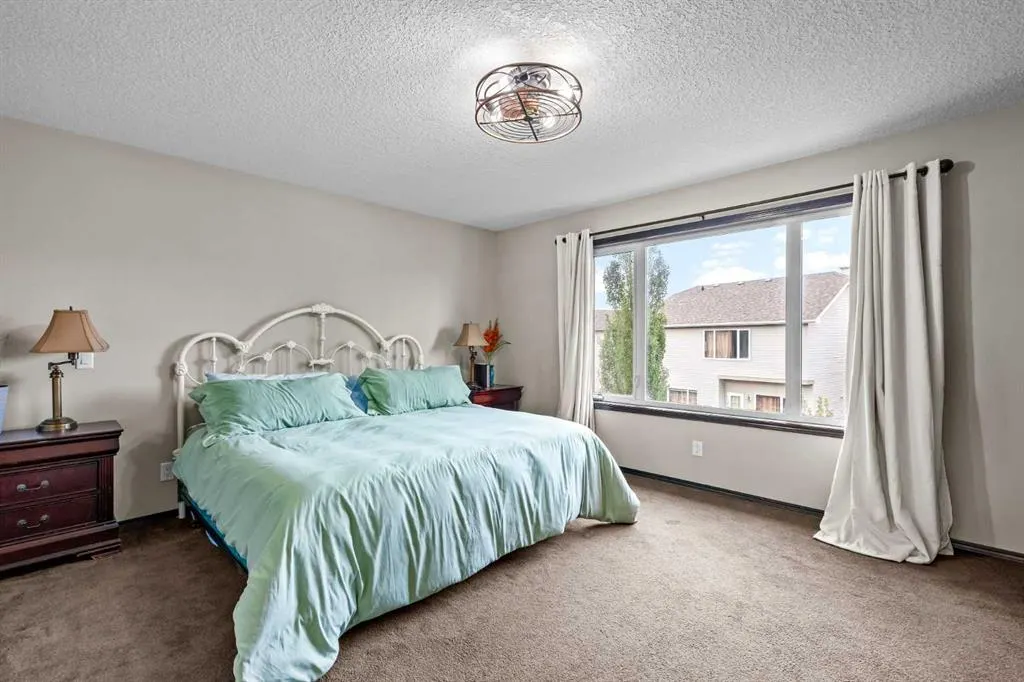22 West Pointe Manor