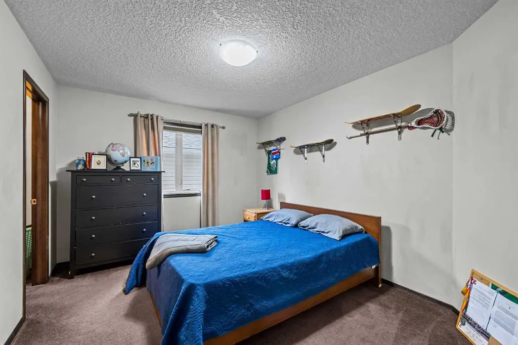 22 West Pointe Manor