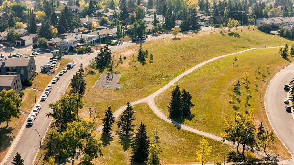 120 Silvercreek Close NW, #810