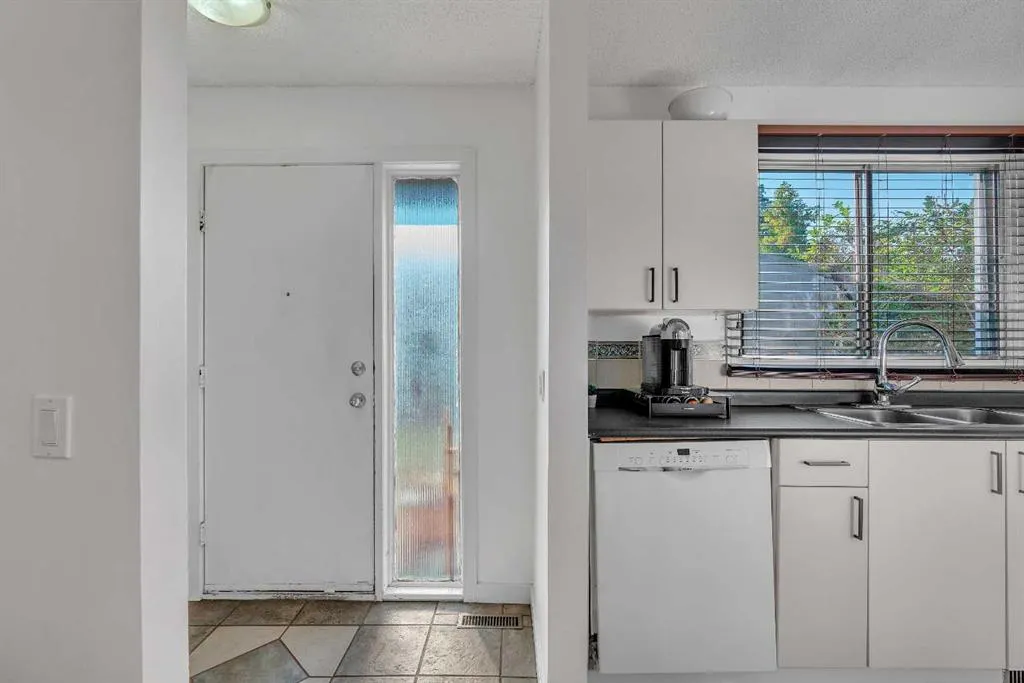 120 Silvercreek Close NW, #810