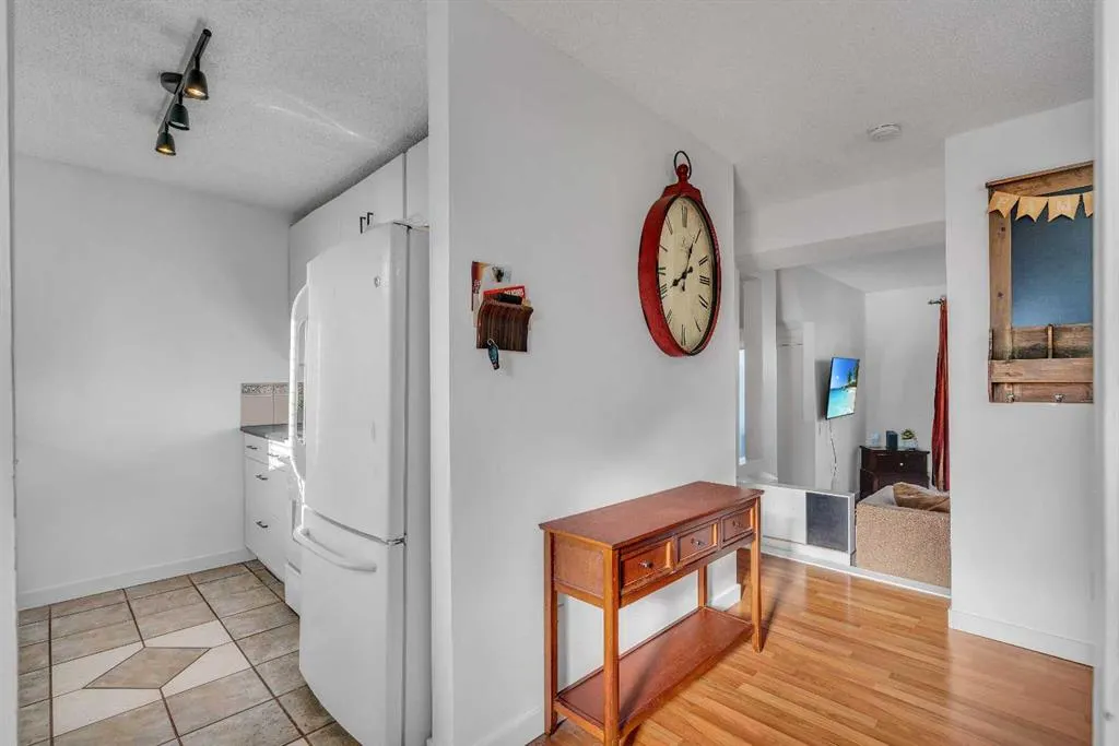 120 Silvercreek Close NW, #810