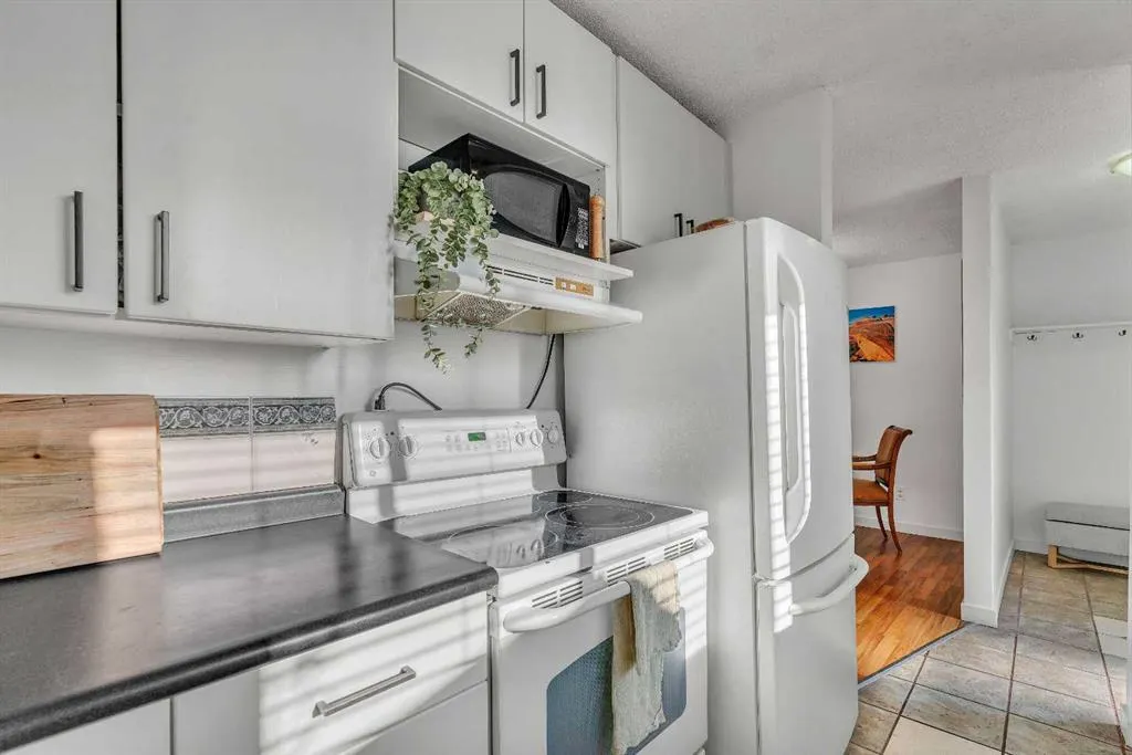 120 Silvercreek Close NW, #810