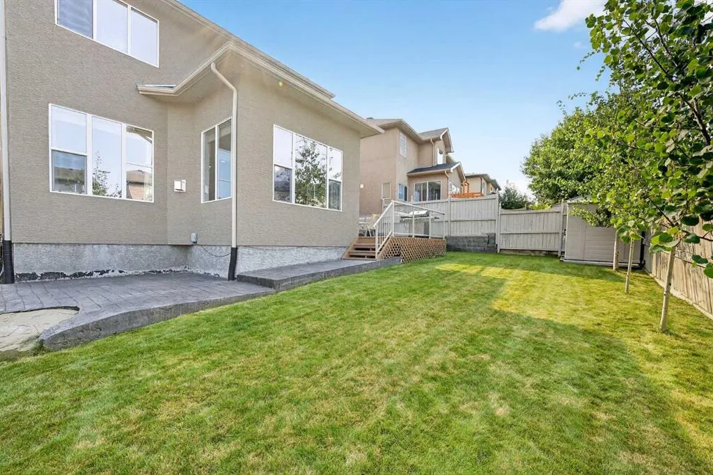 64 Panatella Manor NW