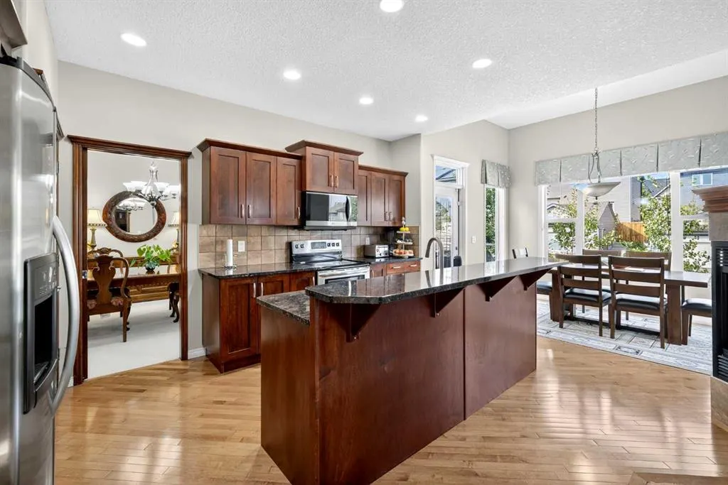 64 Panatella Manor NW