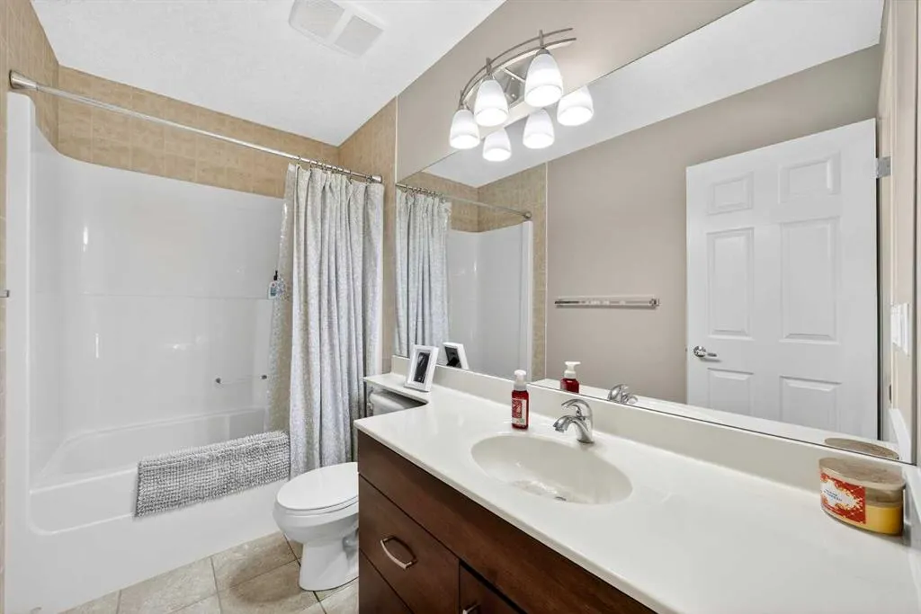 64 Panatella Manor NW