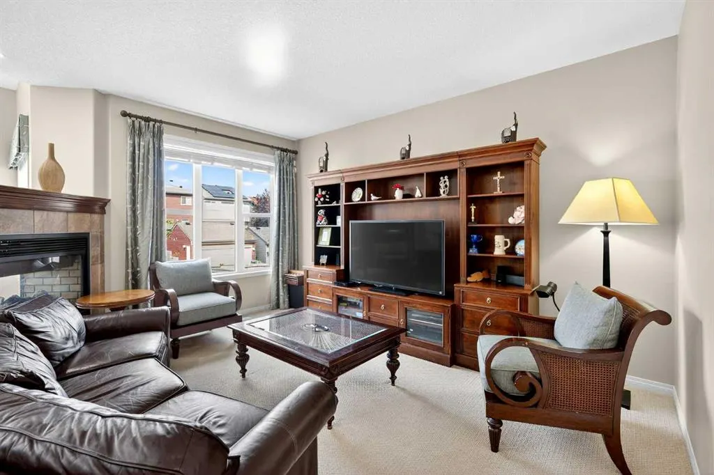 64 Panatella Manor NW