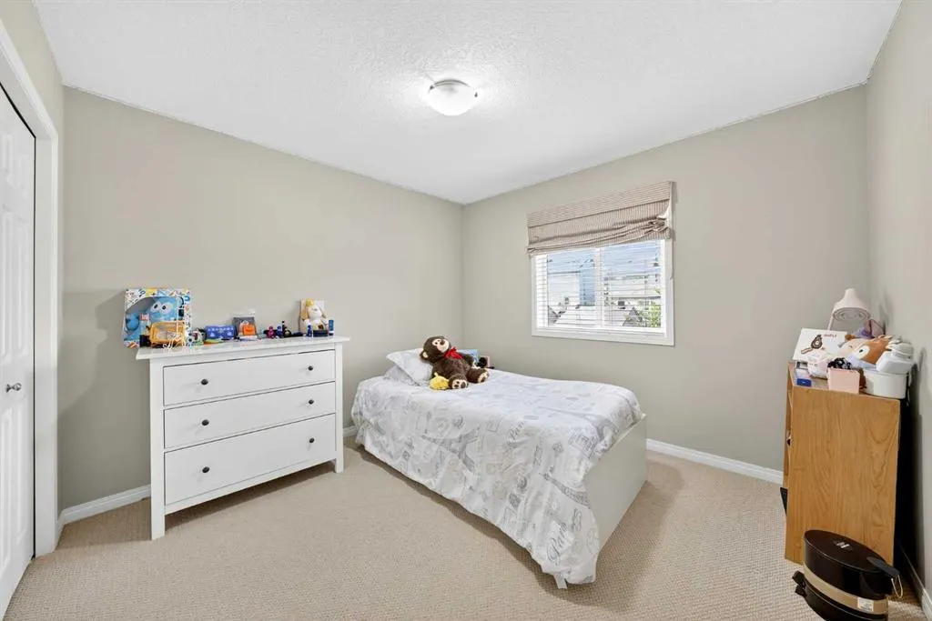64 Panatella Manor NW