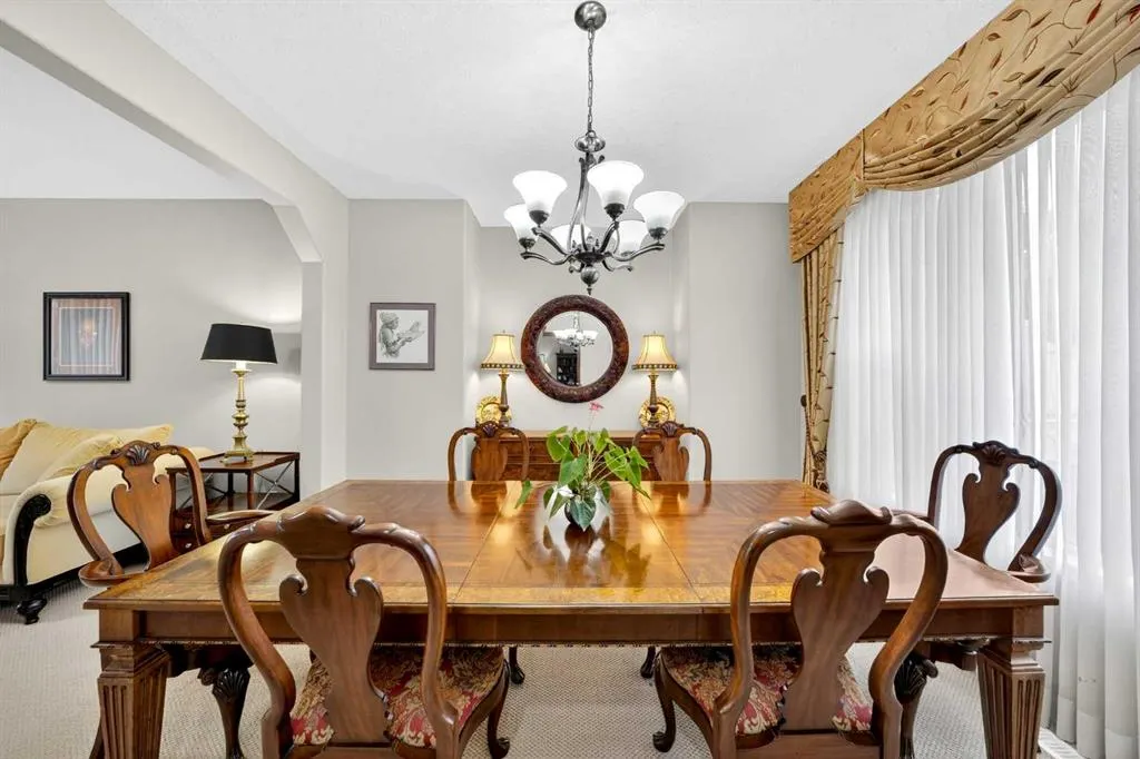 64 Panatella Manor NW