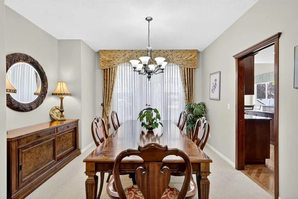 64 Panatella Manor NW