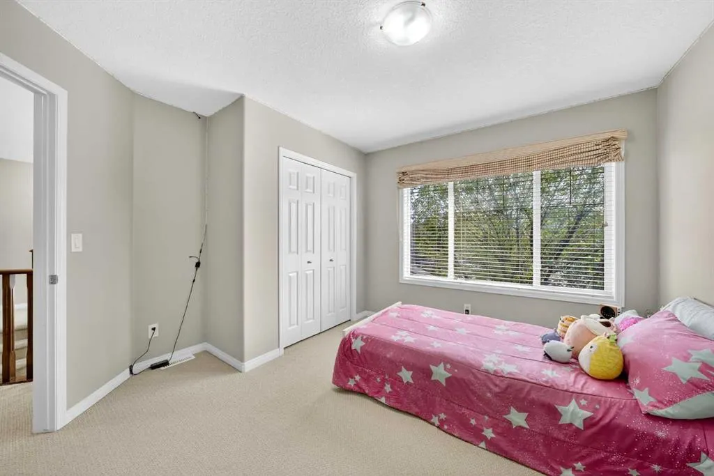 64 Panatella Manor NW