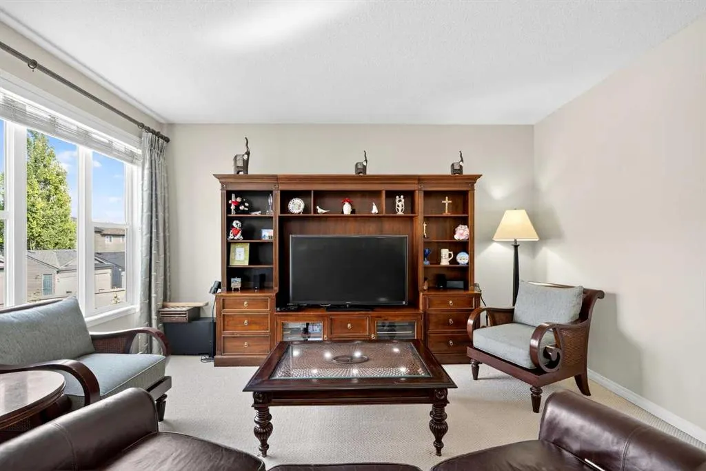 64 Panatella Manor NW