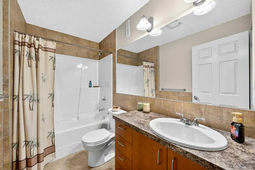 64 Panatella Manor NW