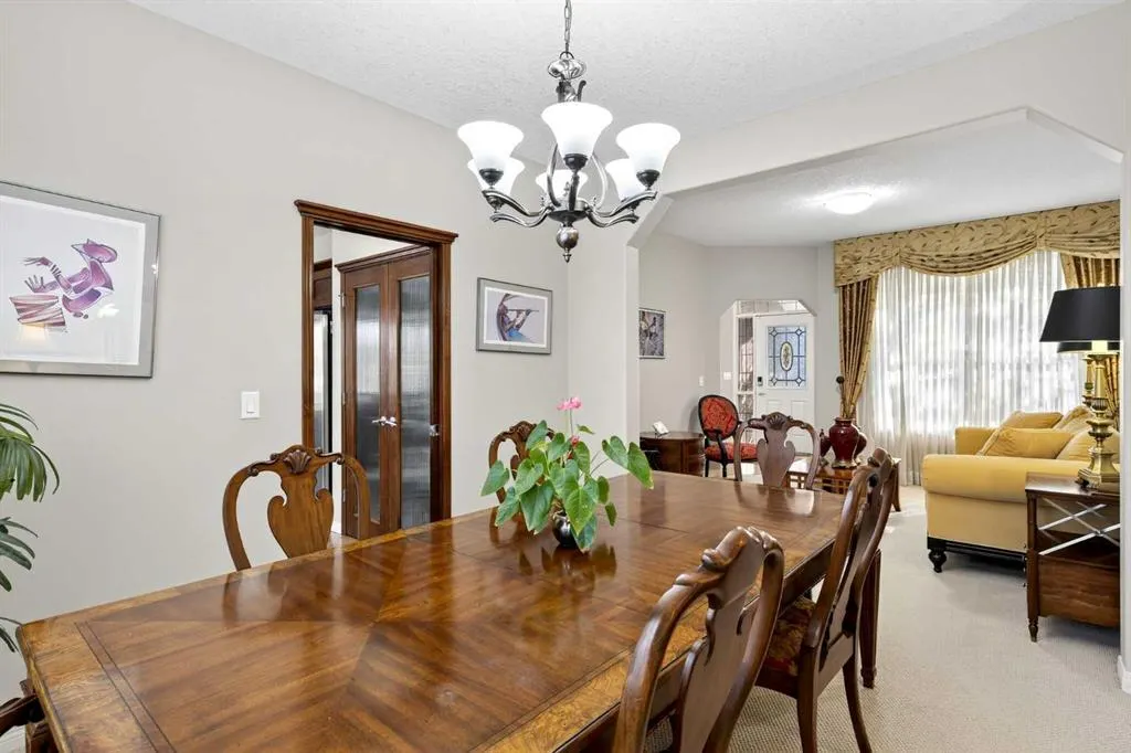 64 Panatella Manor NW