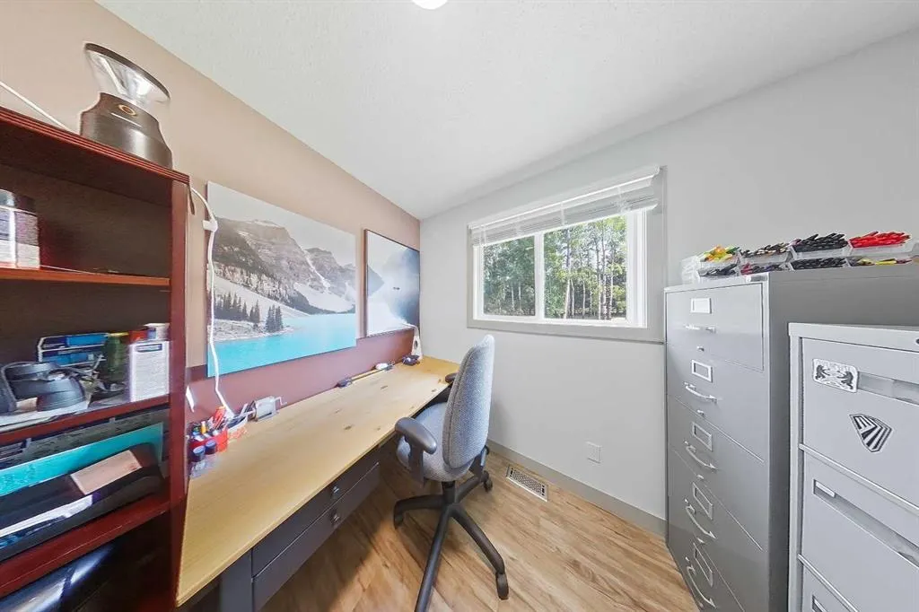 390050 RANGE ROAD 8-4