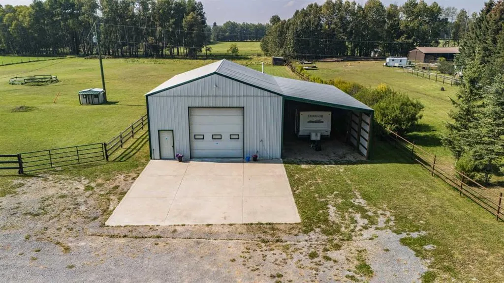 390050 RANGE ROAD 8-4