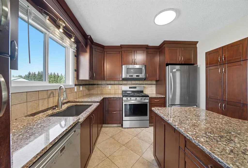 390050 RANGE ROAD 8-4