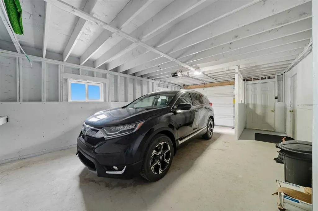 390050 RANGE ROAD 8-4