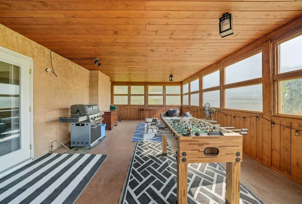 390050 RANGE ROAD 8-4