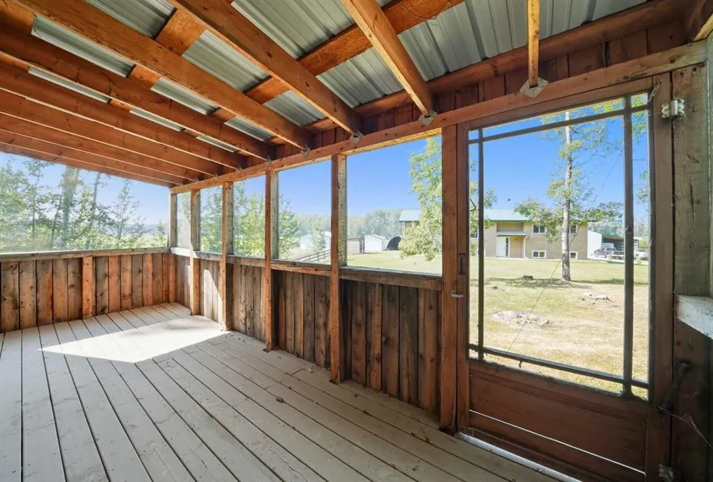 390050 RANGE ROAD 8-4