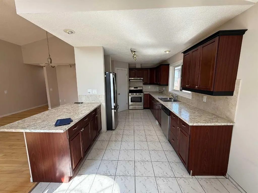 40 Millrise Drive SW