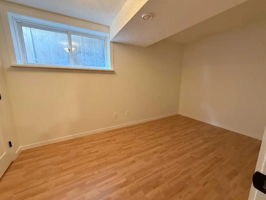 40 Millrise Drive SW