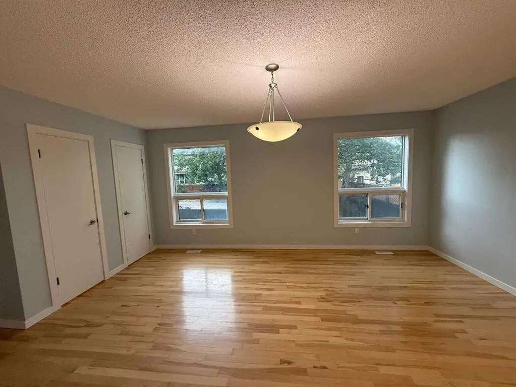 40 Millrise Drive SW