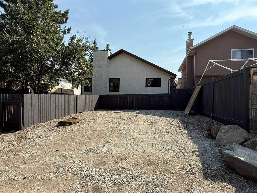 40 Millrise Drive SW