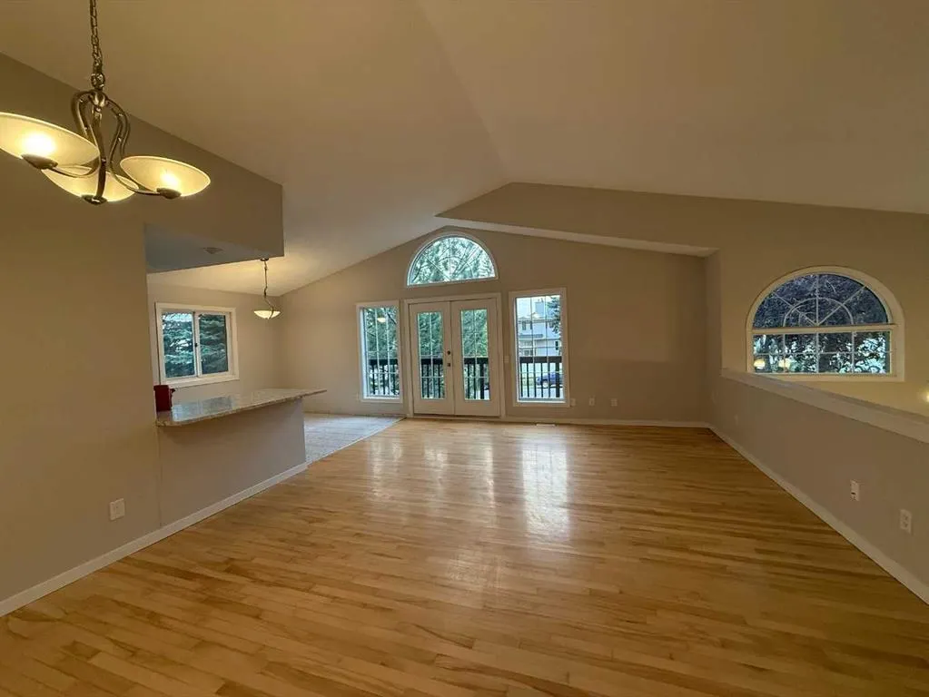 40 Millrise Drive SW