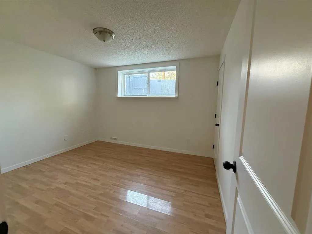 40 Millrise Drive SW