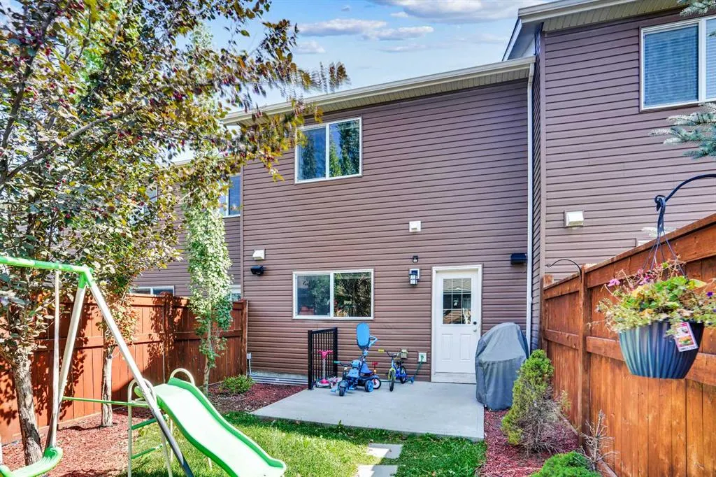 717 Nolan Hill Boulevard NW