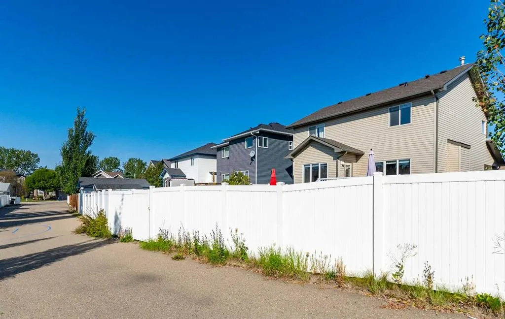 149 Tanner Close SE