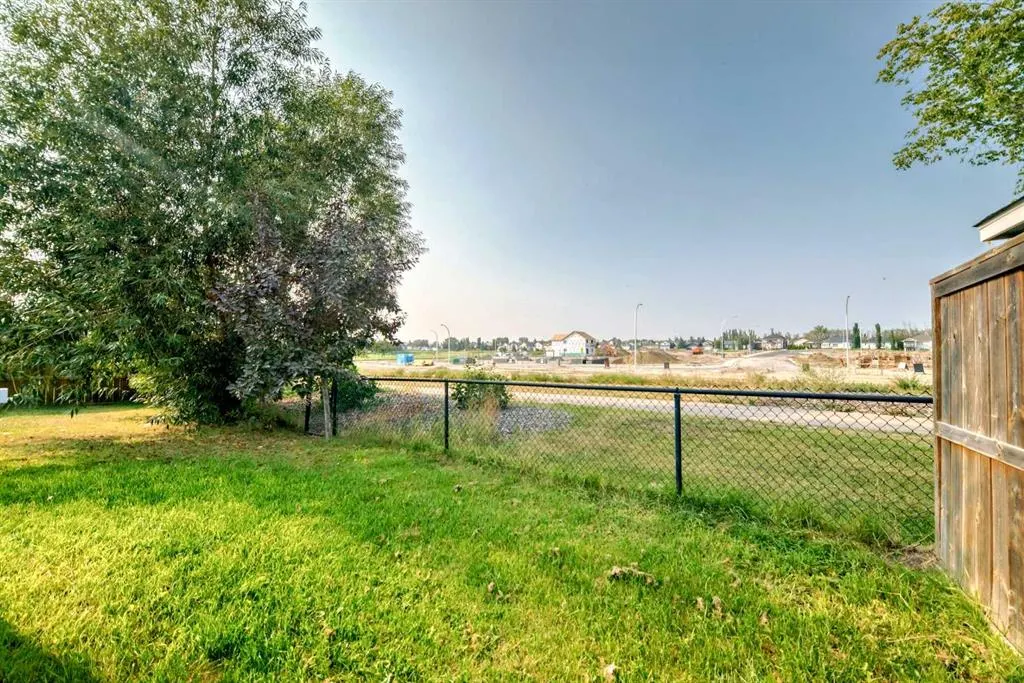 332 Ranch Close