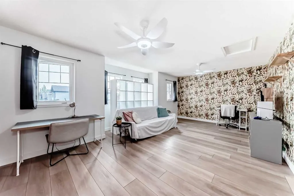 332 Ranch Close